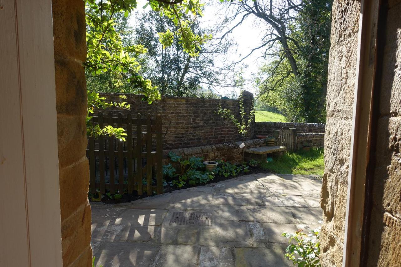 Shed End, In 18Th Century Lothersdale Mill Bd20 8En Exterior foto